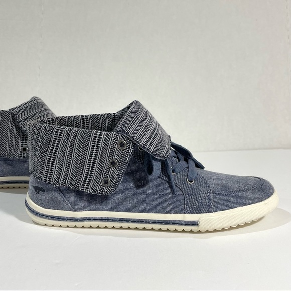 Rocket Dog Penwell Convertible High Top/Low Top
Fold Down Collar Canvas Sneaker - Picture 8 of 16